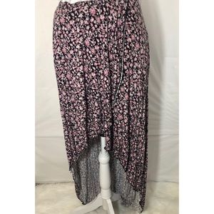 Floral high-low skirt.